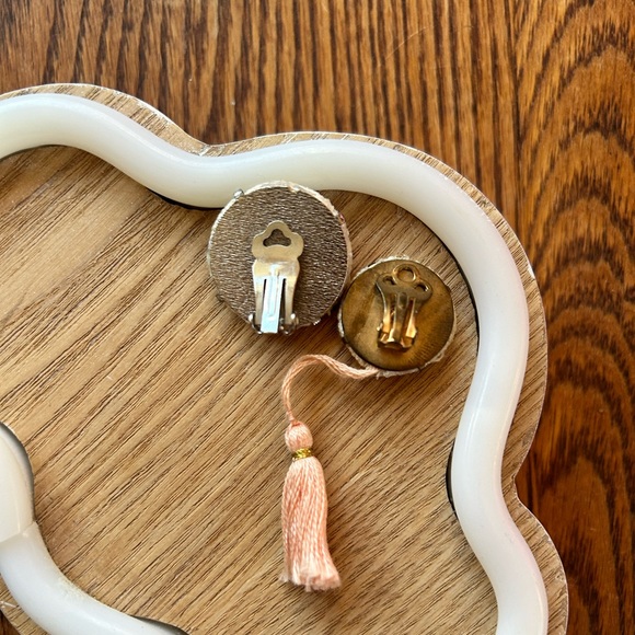 ๐ Embroidered Dancer and Pink Heart Mismatched Clip-On Earrings ๐ฉท - Picture 2 of 2